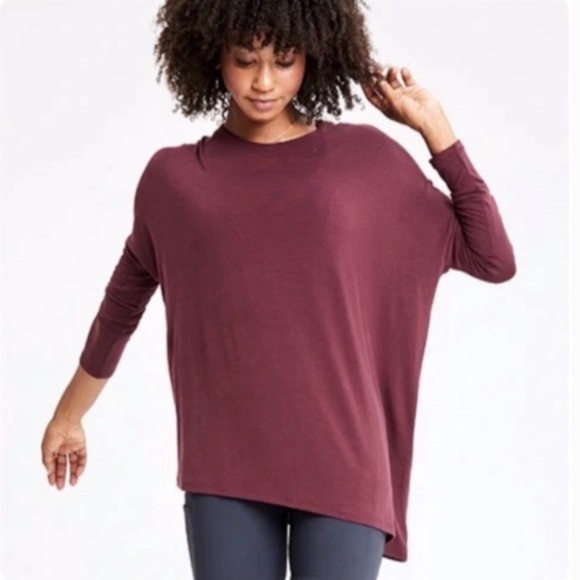 Athleta Tops - Athleta cloud light long sleeve relaxed asymmetrical top- Size XS